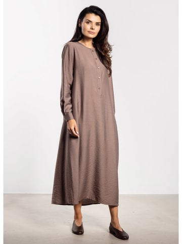 Awama Sukienka w kolorze szarobrązowym