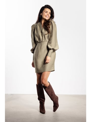 Awama Sukienka w kolorze oliwkowym
