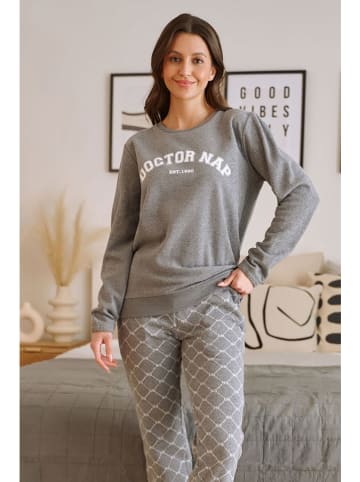 Doctor Nap Pyjama in Grau