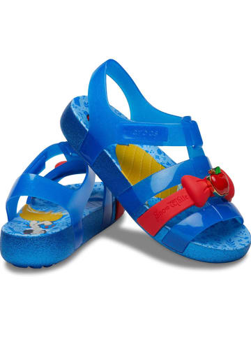 Crocs Sandały "Snow White" w kolorze niebiesko-czerwonym