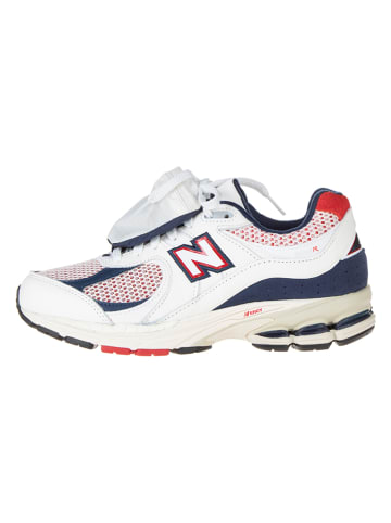 New Balance Leder-Sportschuhe "M2002RVE" in Weiß