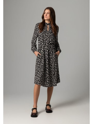 More & More Sukienka w kolorze biało-czarnym