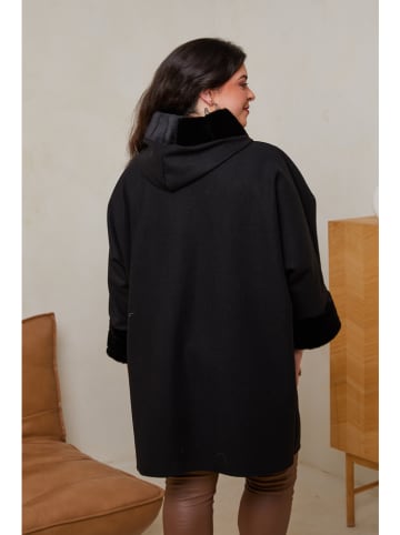Curvy Lady Wintermantel zwart