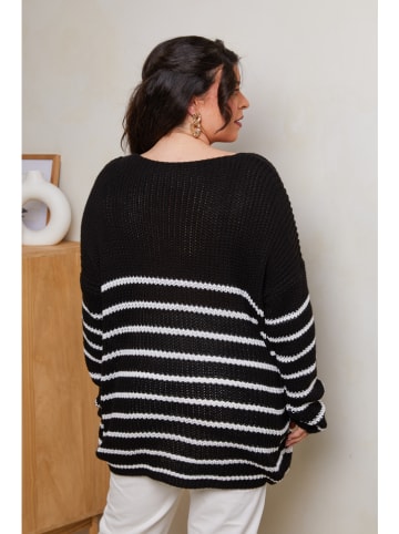 Curvy Lady Pullover in Schwarz