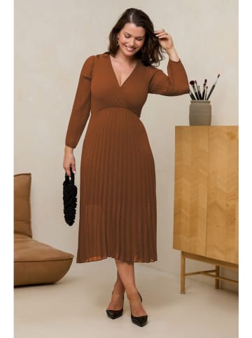 Curvy Lady Plisséjurk lichtbruin