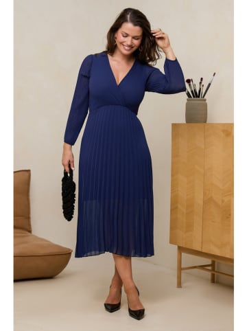 Curvy Lady Plissekleid in Dunkelblau
