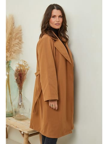 Curvy Lady Übergangsmantel in Camel