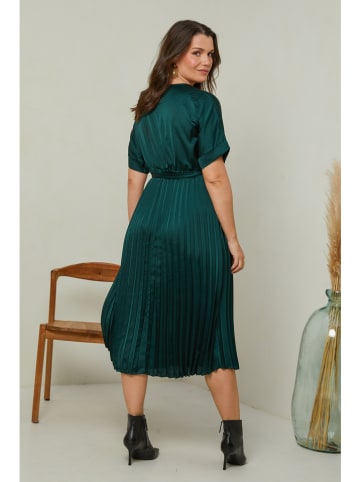 Curvy Lady Plisseekleid in Dunkelgrün