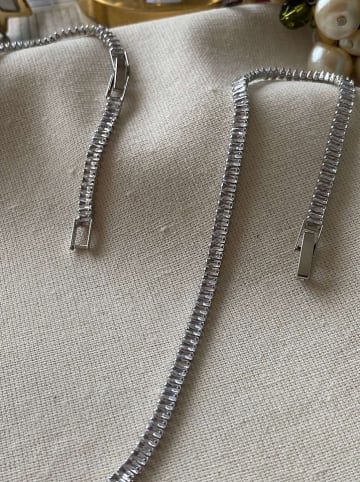 Luseera Weißvergold. Halskette mit Edelsteinen - (L)45 cm