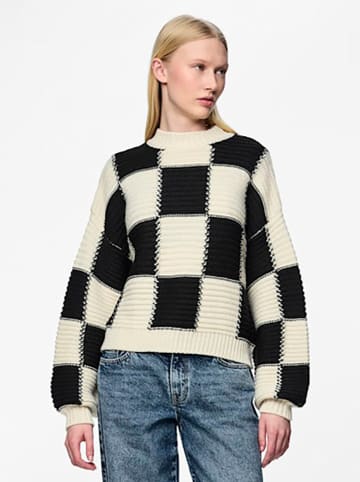 Pieces Pullover in Creme/ Schwarz