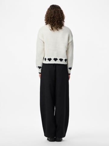 Pieces Sweter w kolorze kremowym