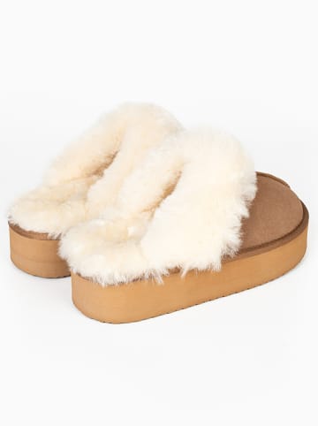 Gooce Schaffell-Hausschuhe "Emeline" in Hellbraun