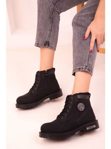 trendyol Winterboots in Schwarz