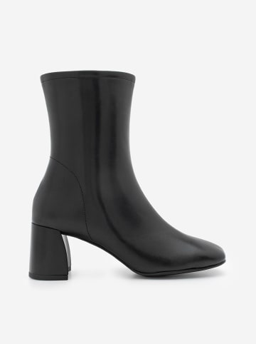 trendyol Stiefeletten in Schwarz