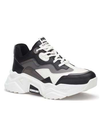 trendyol Sneakers in Schwarz/ Weiß/ Grau