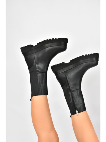 trendyol Stiefeletten in Schwarz