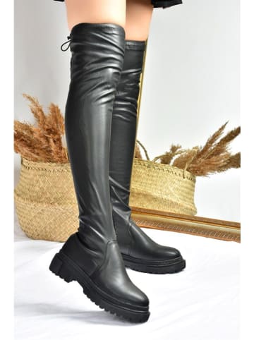 trendyol Stiefel in Schwarz