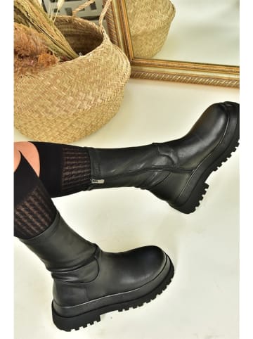 trendyol Stiefeletten in Schwarz