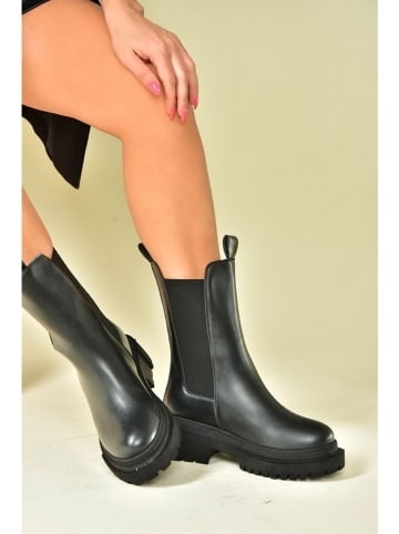 trendyol Stiefeletten in Schwarz