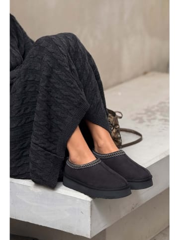 trendyol Leren pantoffels zwart