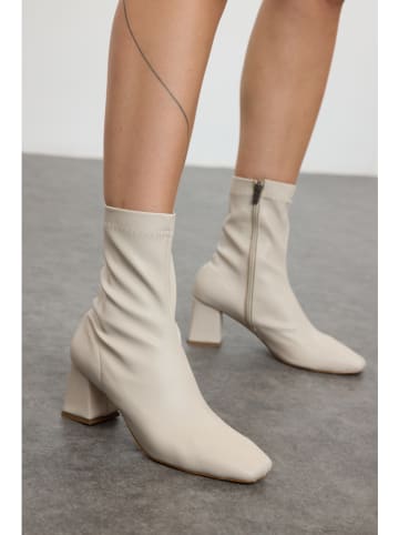 trendyol Enkellaarzen crème