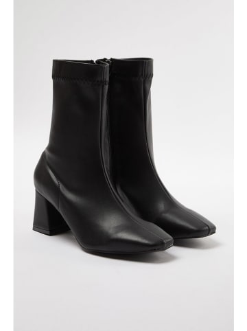trendyol Stiefeletten in Schwarz