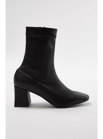 trendyol Stiefeletten in Schwarz