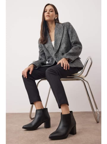 trendyol Stiefeletten in Schwarz