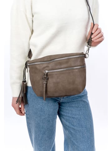 Tamaris Umhängetasche "Nele" in Braun - (B)23 x (H)20 x (T)7 cm