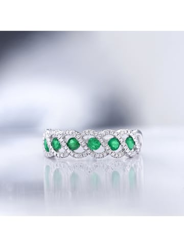 DIAMOND & CO Witgouden ring "Green Tarlac" met diamanten en smaragden