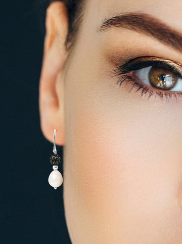 Pearline Zilveren oorhangers met parels