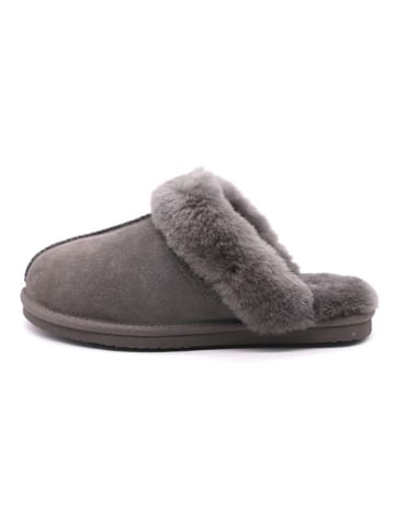 Hofbrucker Lammfell-Hausschuhe "Helsinki" in Grau