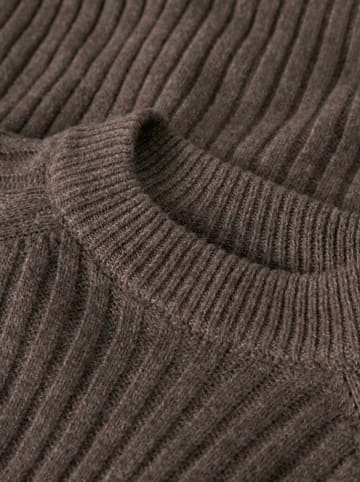 name it Sweter "Rikine" w kolorze brązowym