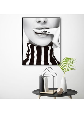 Orangewallz Druk artystyczny "Striped Turtle Neck" w ramce