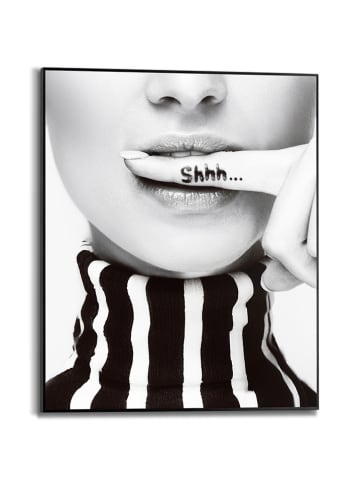 Orangewallz Gerahmter Kunstdruck "Striped Turtle Neck"