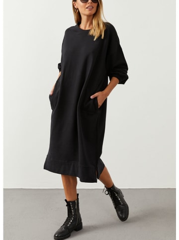 Milan Kiss Kleid in Schwarz