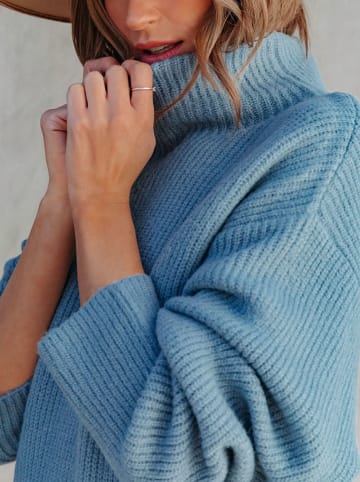 Milan Kiss Strickkleid in Hellblau