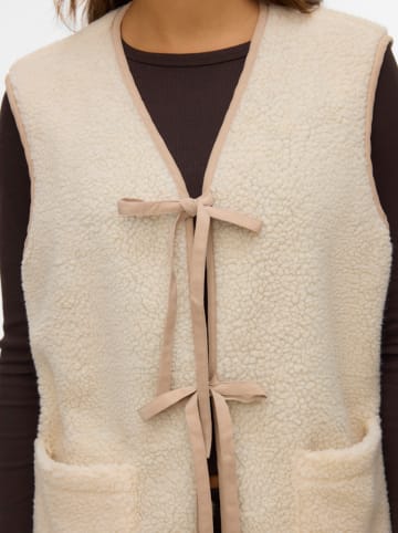 Vero Moda Teddyweste in Beige