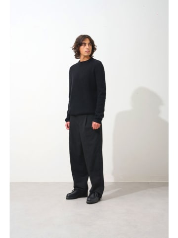 AUTHENTIC CASHMERE Kaszmirowy sweter "Aksel" w kolorze czarnym