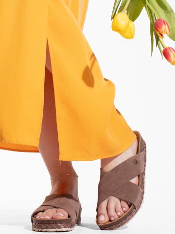 BAYTON Skórzane klapki "Burgos" w kolorze jasnobrązowym