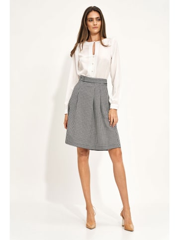 Nife Rock in Schwarz/ Weiß