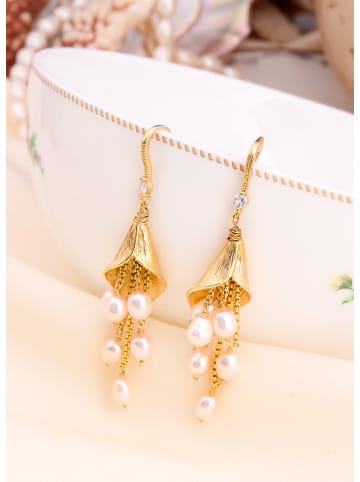 L'Atelier de Gaia Vergulde oorhangers met parels