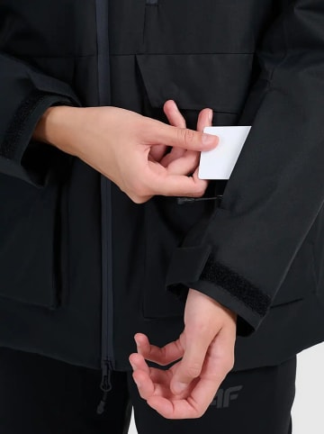 4F Kurtka narciarska w kolorze czarnym