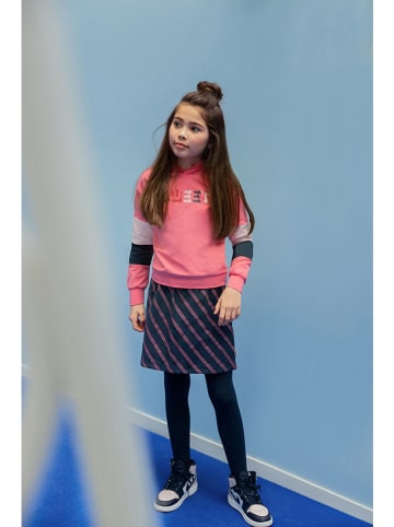 B.Nosy Rock in Dunkelblau