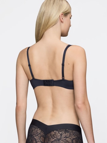 Triumph Balconette-BH "Body Make-Up" in Schwarz/ Dunkelblau