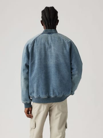 Levi's Kurtka dżinsowa w kolorze niebieskim