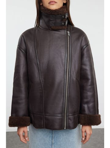 trendyol Winterjacke in Braun