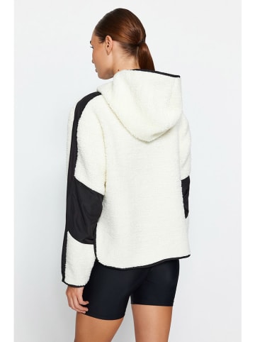 trendyol Fleecepullover in Creme/ Schwarz