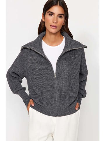 trendyol Cardigan in Grau