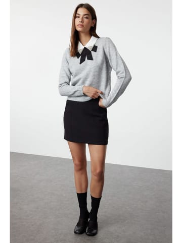 trendyol Sweter w kolorze szarym